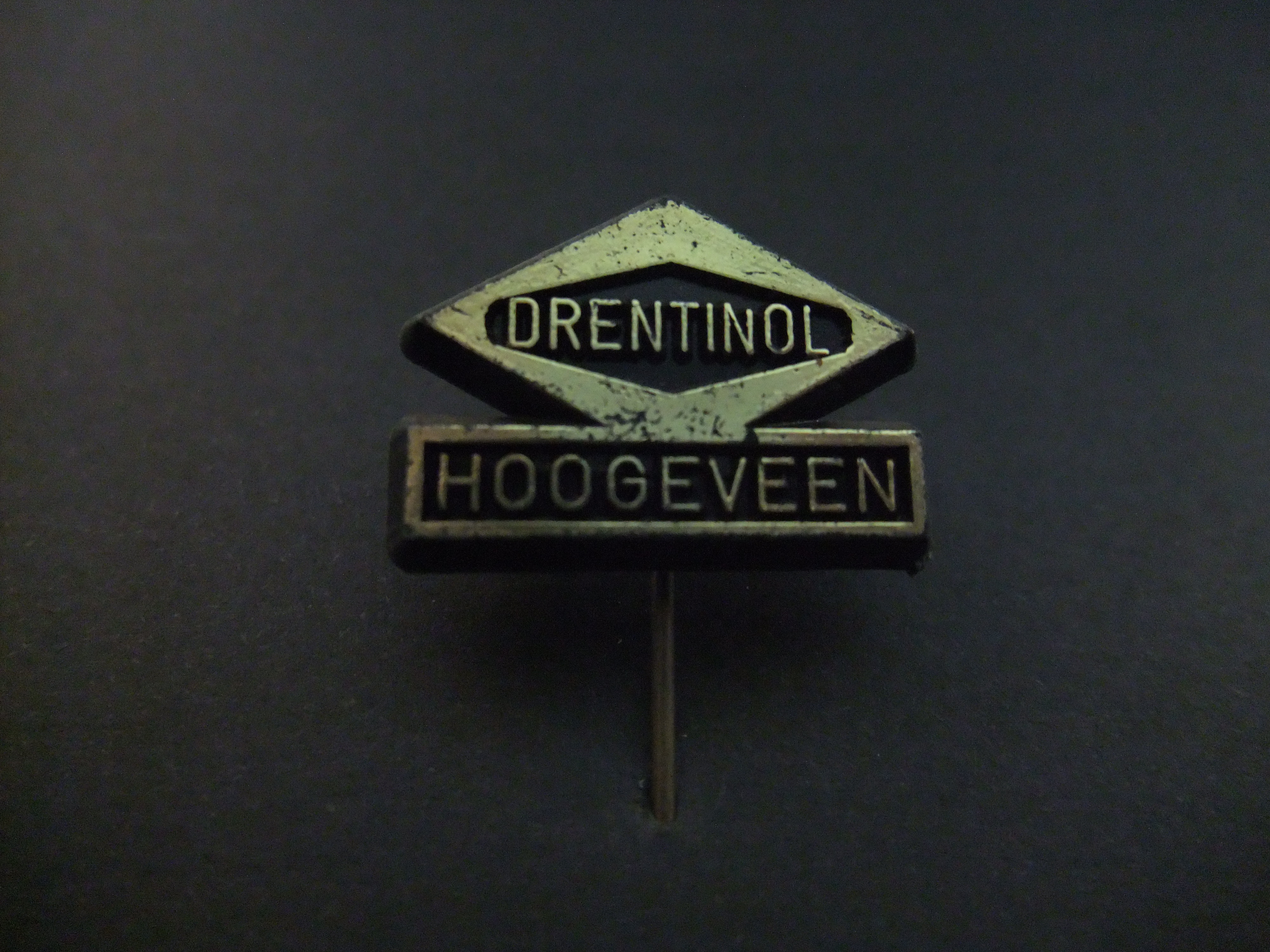 Drentinol scheepvaartproducten Hoogeveen,smering, onderhoud, logo goudkleurige letters